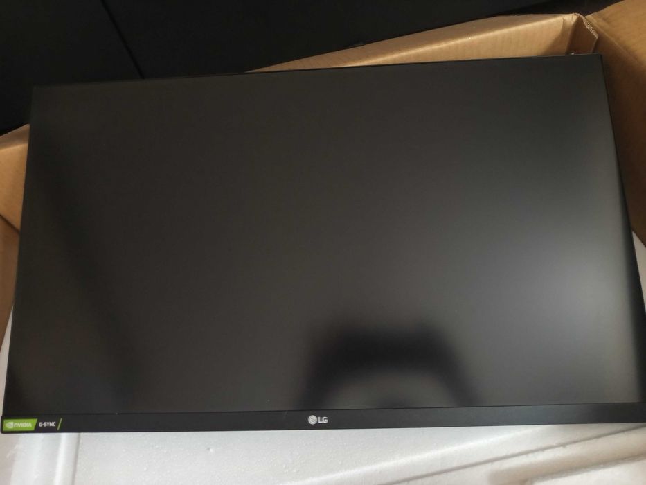 Геймърски монитор LG
