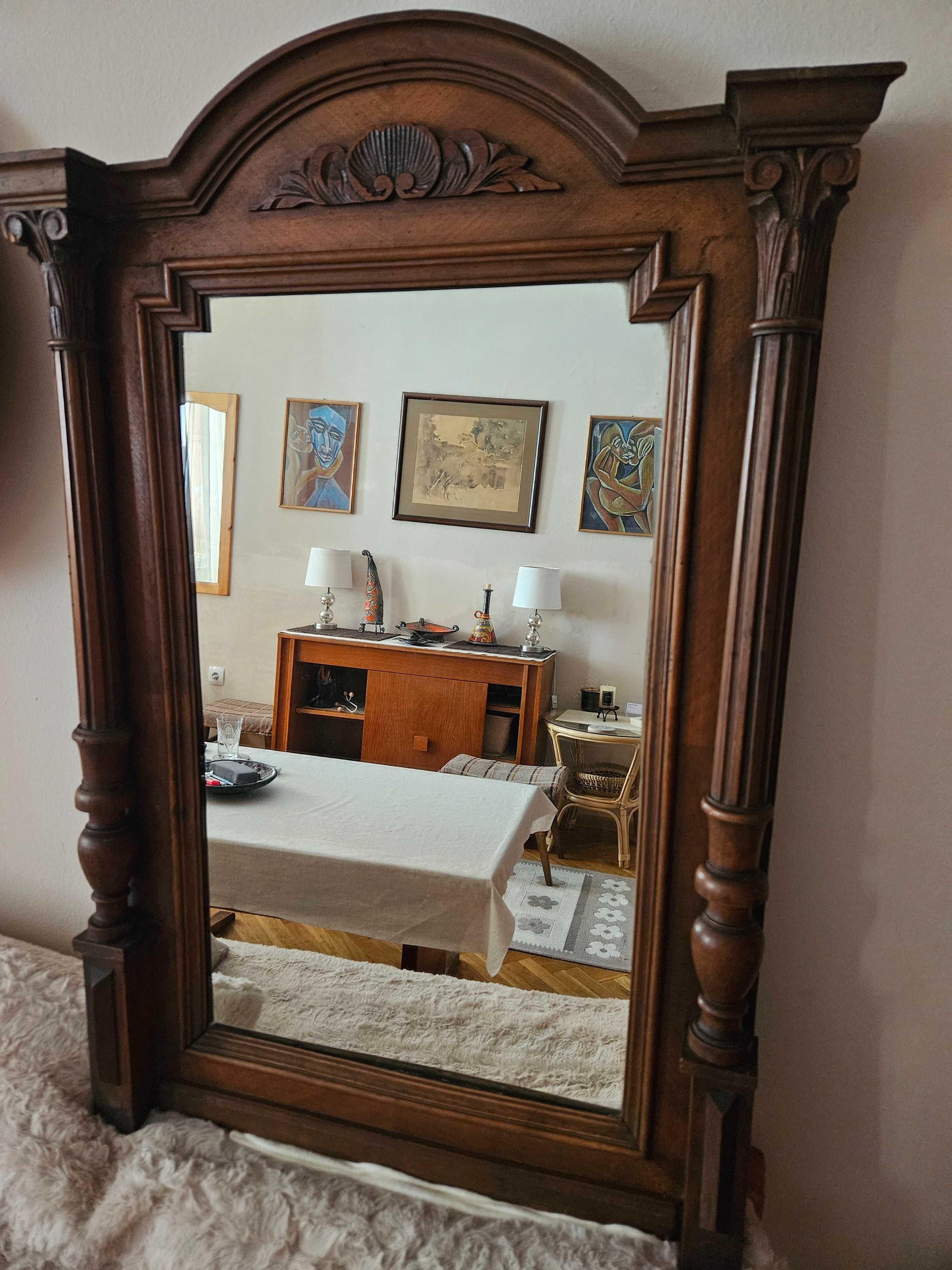Старинно огледало, масив