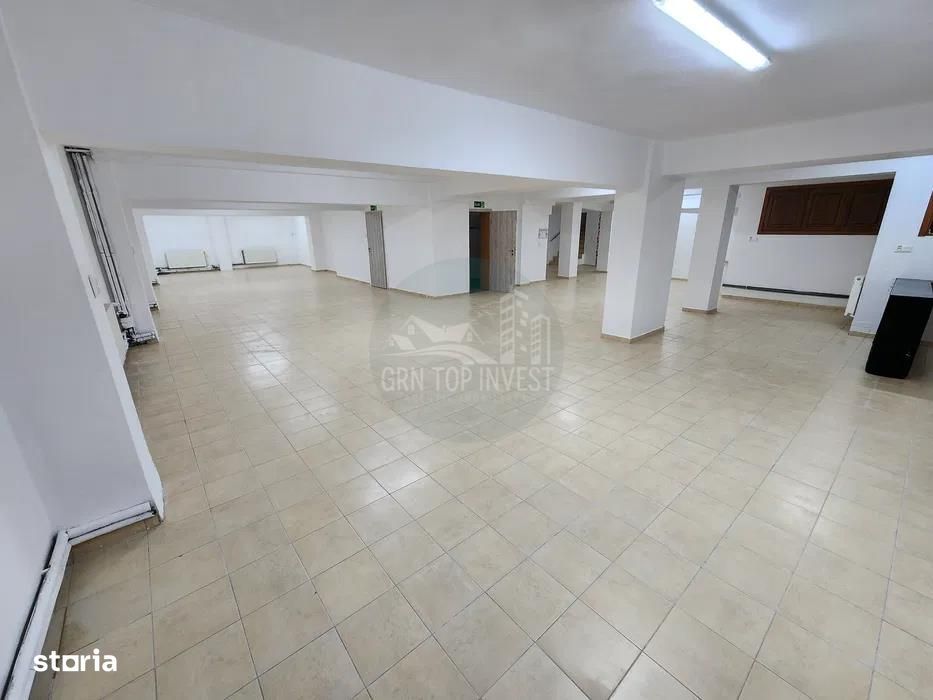 Cladire birouri 900mp 14 locuri parcare zona Piata Cluj