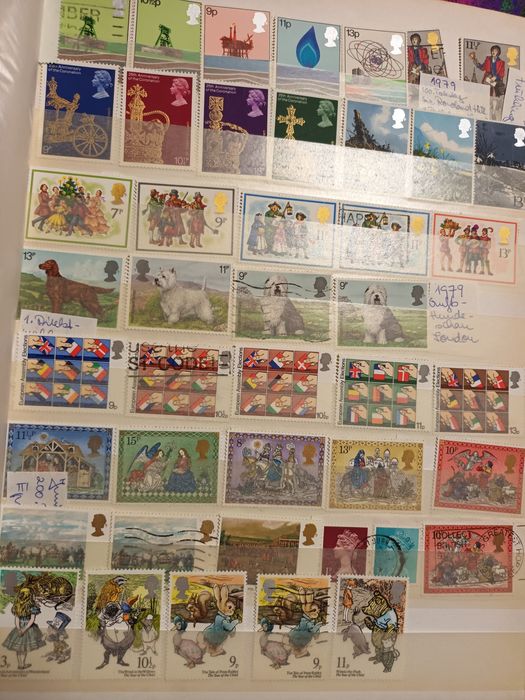 Clasor cu timbre bine   îngrijit