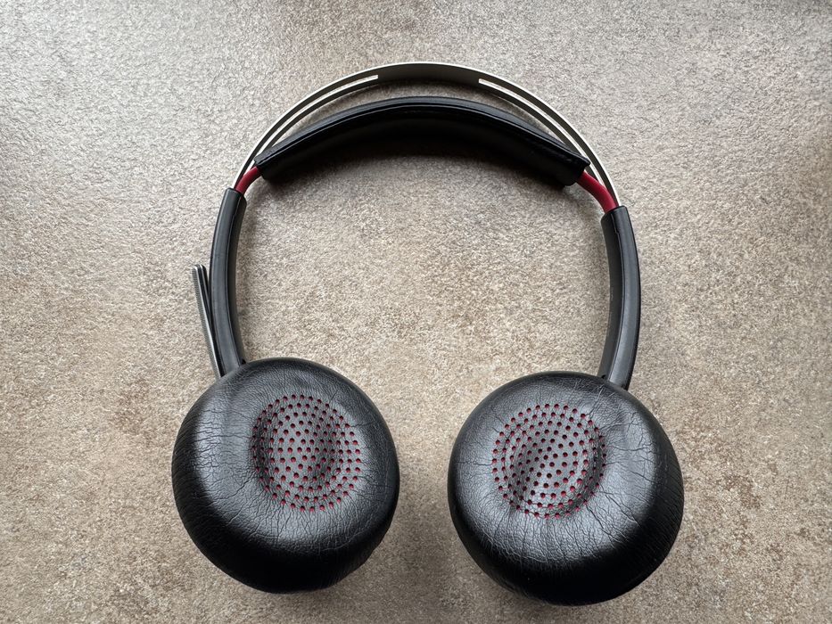 Продавам Plantronics voyager focus uc