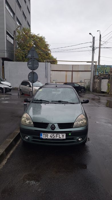 Vând renault clio 1.5 dci !