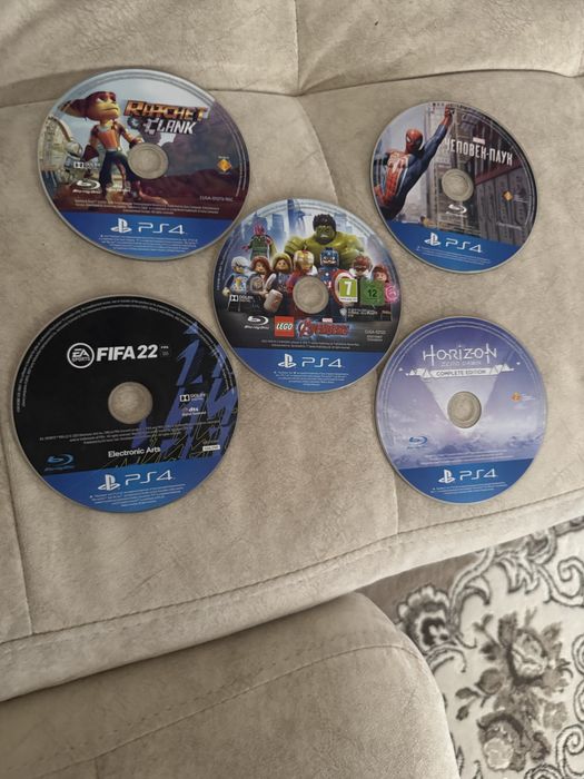 ПРОДАМ ДИСКИ НА PLAYSTATION 4сосотояние почти что новое!