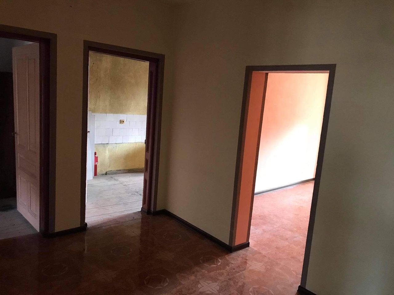 Продава се Къща в Дупница - 240 кв.м за 113 €/кв.м - Снимка #19