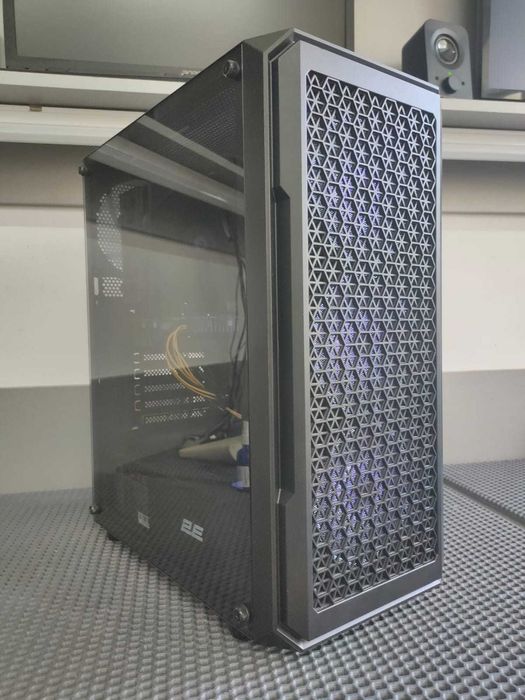 2E Gaming Hexagon (i3-12100F/16GB DDR4/1TB SSD/GTX1650 4GB/600W PS)