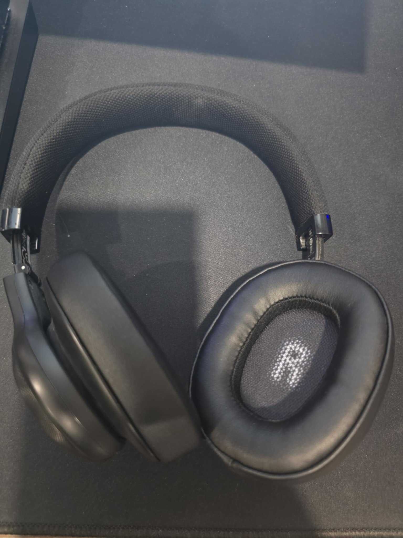 JBL E55BT безжични слушалки