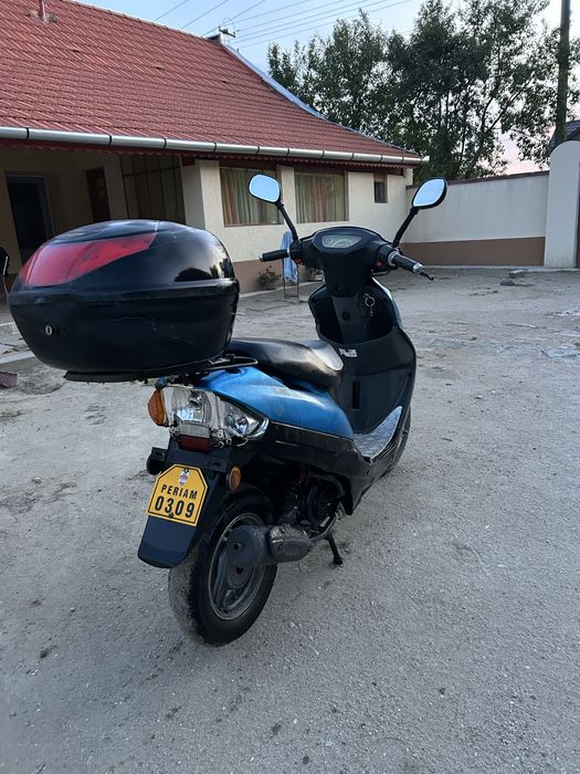 Vând scuter 49cc 4t