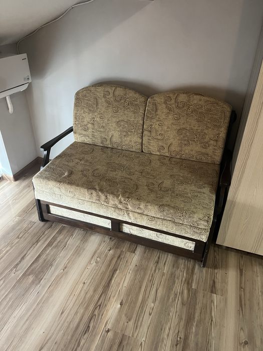 Продавам  разтегателно канапе