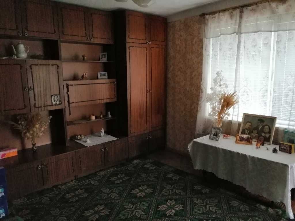Двуетажна къща плоча-175 кв.м + 28кв.м. голям гараж