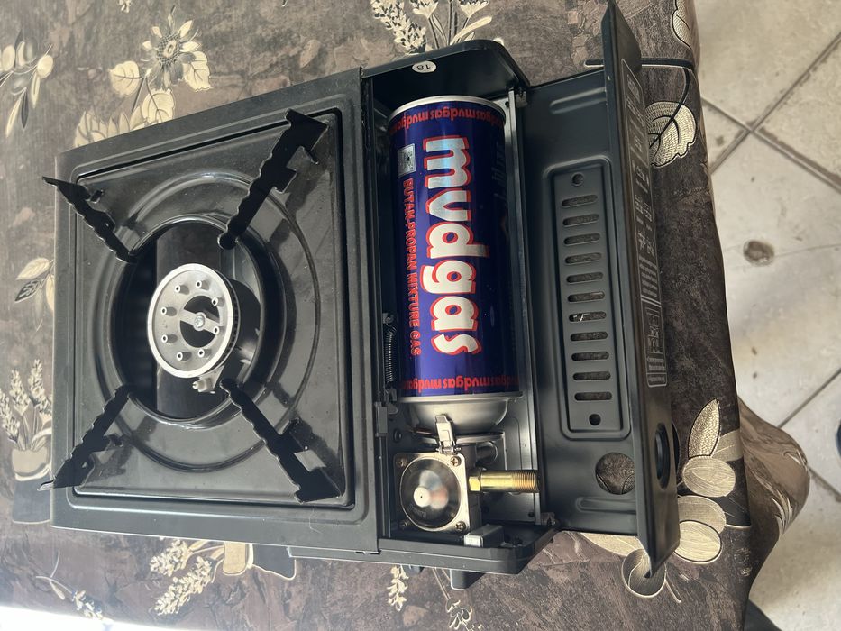 Aragaz portabil cu dubla alimentare gaz si spray
