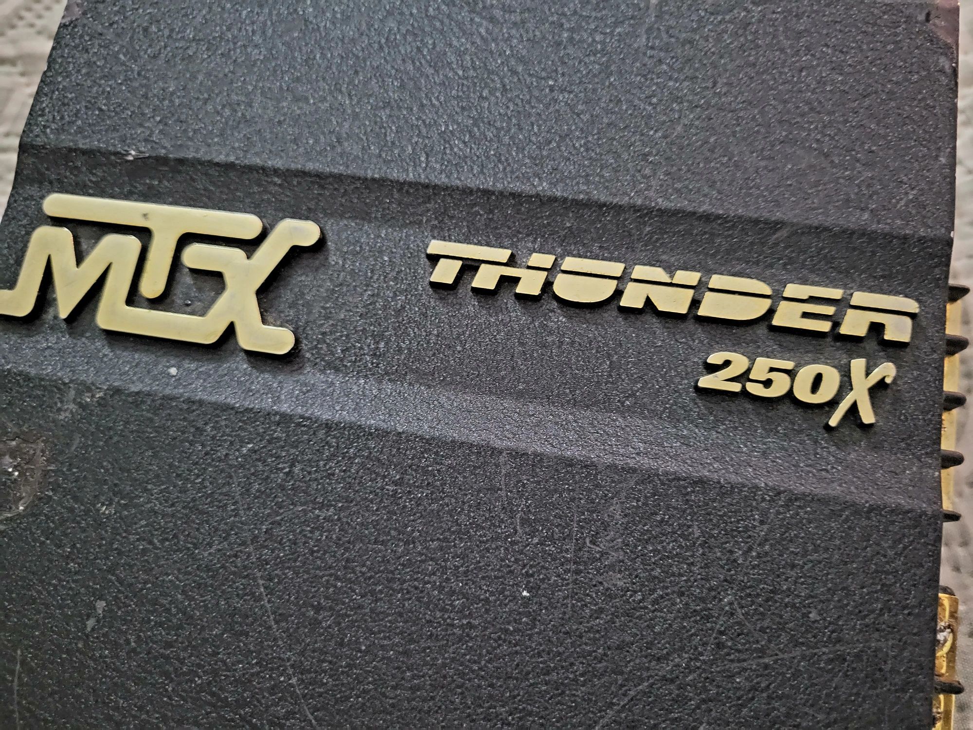 MTX Thunder si Earthquake  auto amplificator made in USA