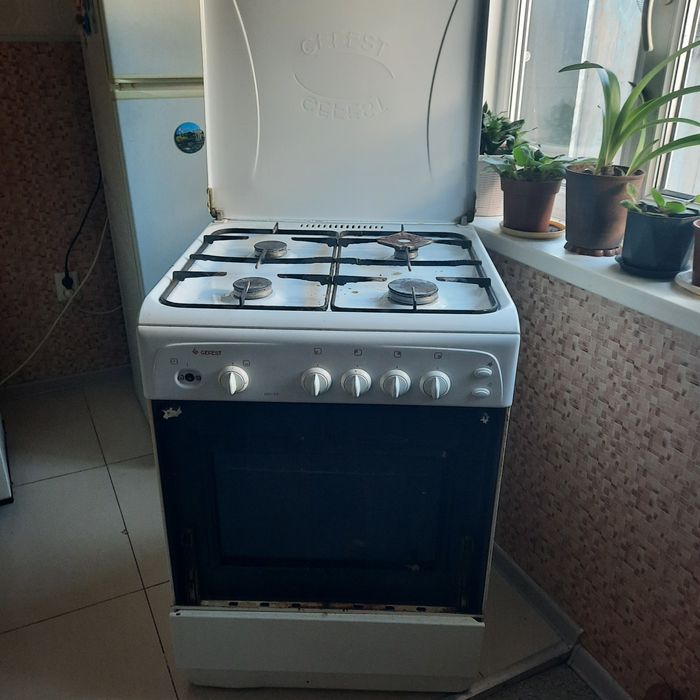 Газовая  плита с духовкой б/у