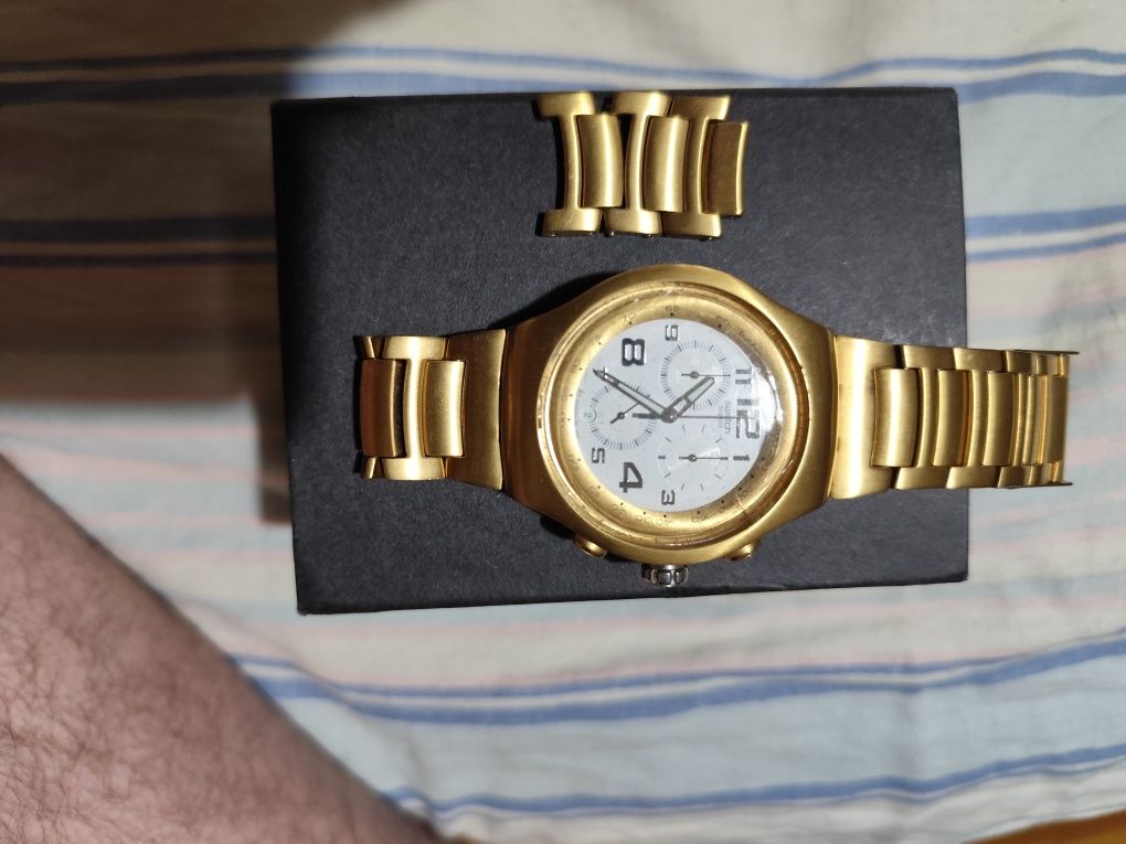 Продам часы Swatch кварцевый хронограф