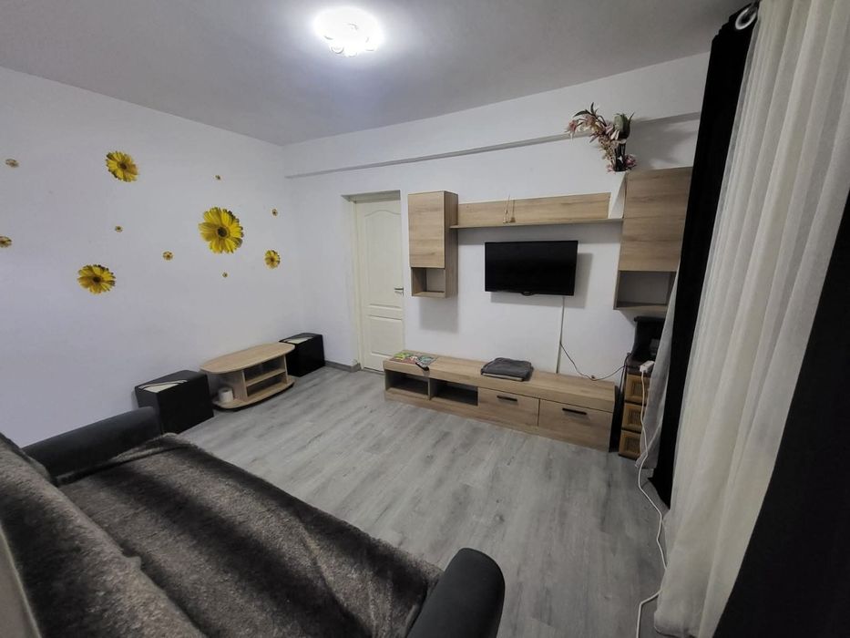 Închiriez garsoniere si apartamente regim hotelier si la luna