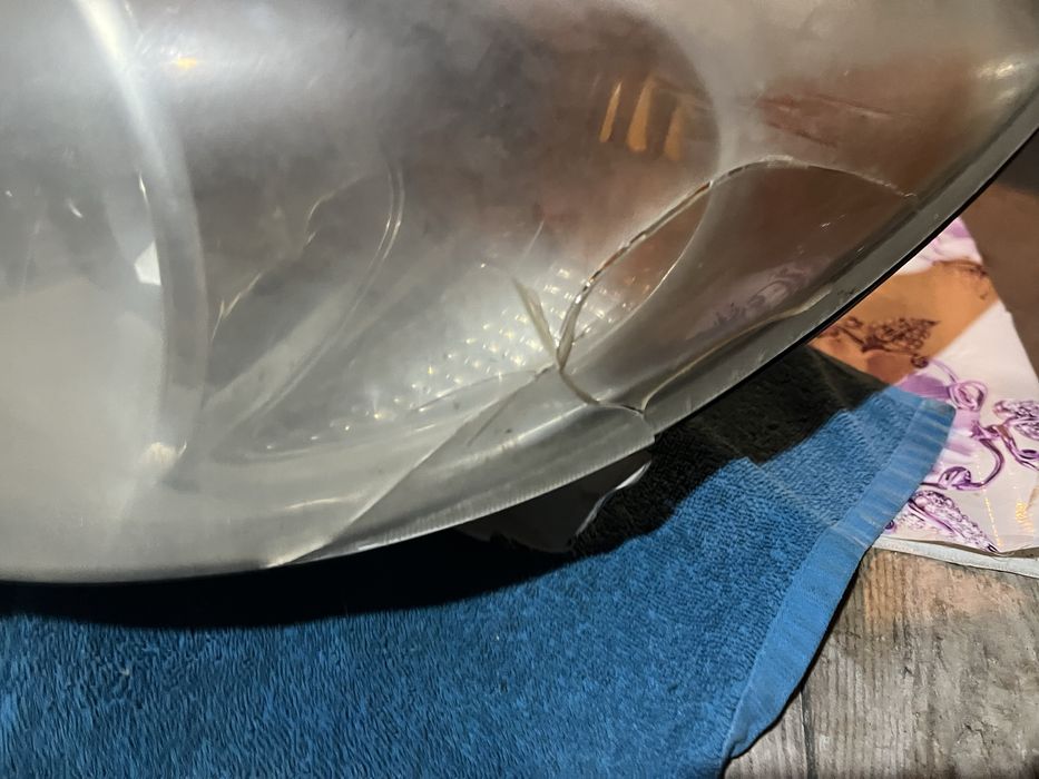 Продам фару на камри 30