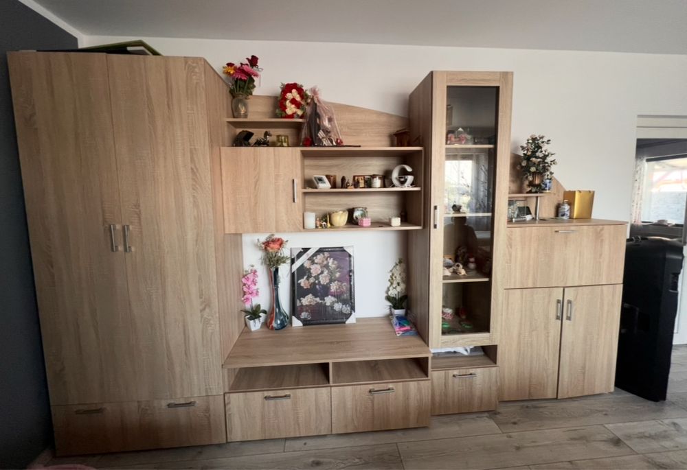 Vând mobilă sufragerie