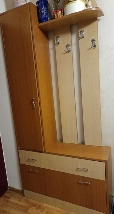 Cuier hol modern și practic