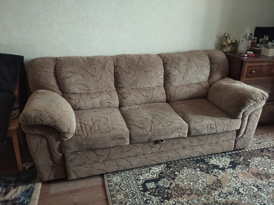 продам Диван в хорошем состоянии