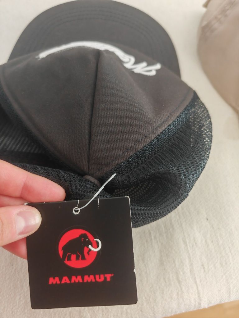 Sapca Mammut, Nouă, cu eticheta