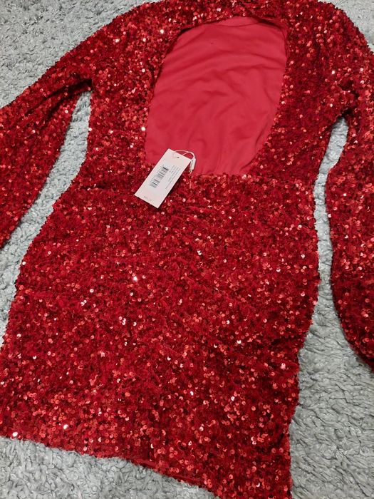 Нова червена официална рокля с пайети