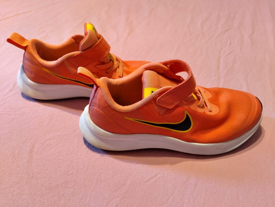 Маратонки за момиче