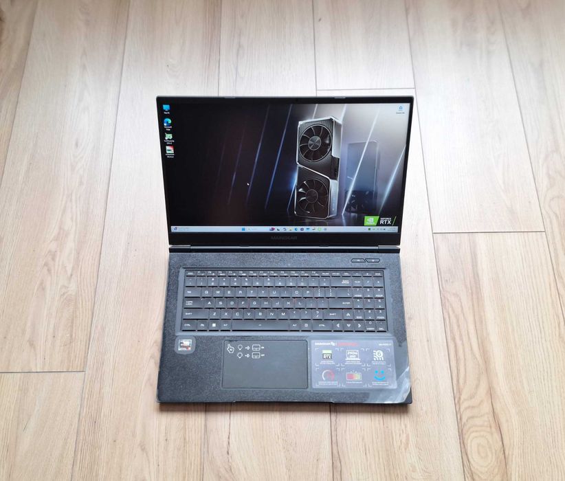 17.3' 240Hz AMD Ryzen 9 6900HX/NVIDIA GeForce RTX 3070Ti 8GB 150W/32GB