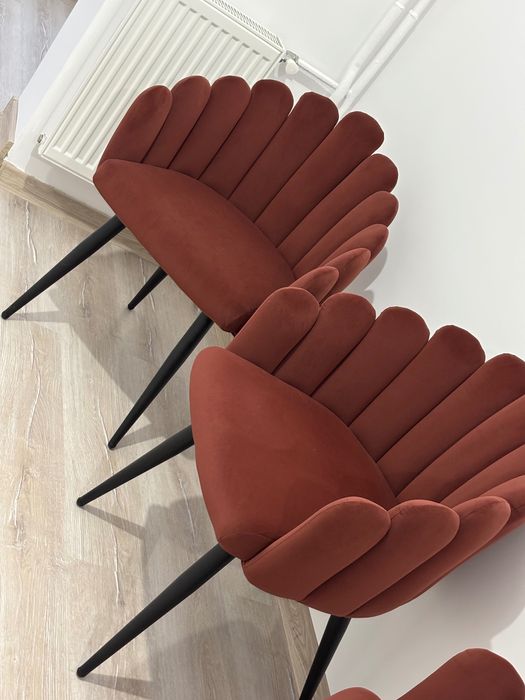 Vând 4 scaune noi de la Mobexpert