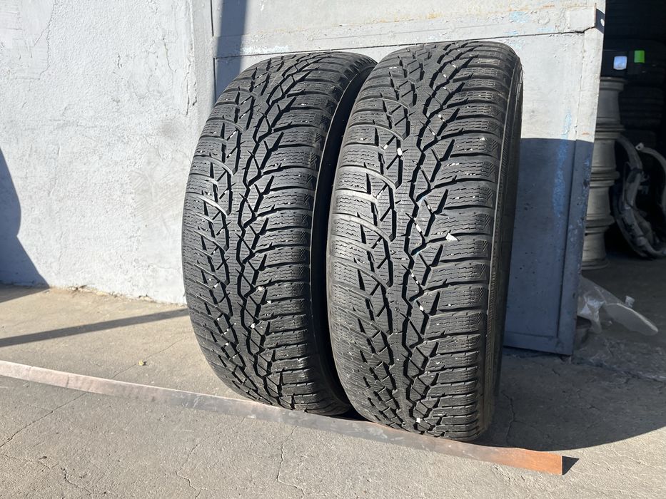2 бр. зимни гуми 215/60/16 Nokian 6+ mm DOT 3218