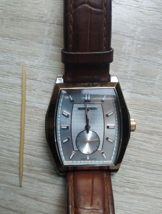 Продаются часы ROMANSON...