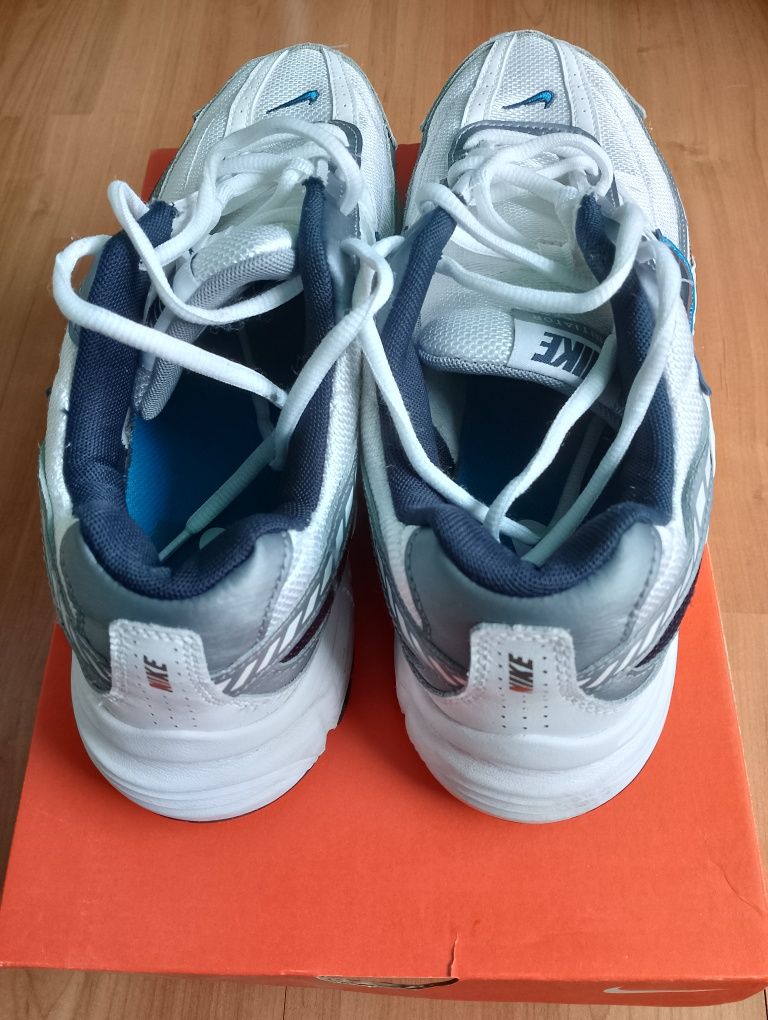 Nike маратонки EU  номер 44