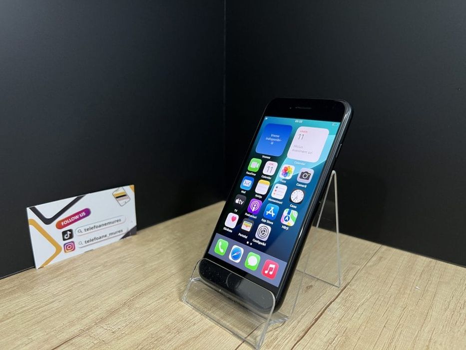 iPhone SE(2020) 128Gb Black Second-Hand Bun 3 ani garanție, Telefoane