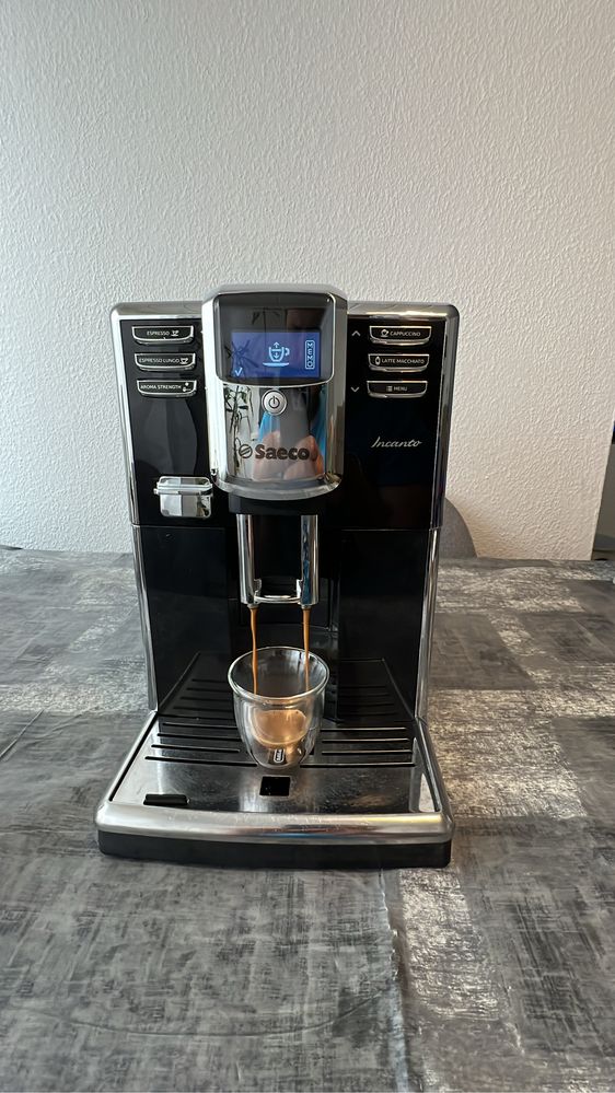 Aparat de cafea/expresor automat Saeco Incanto Cappuccino