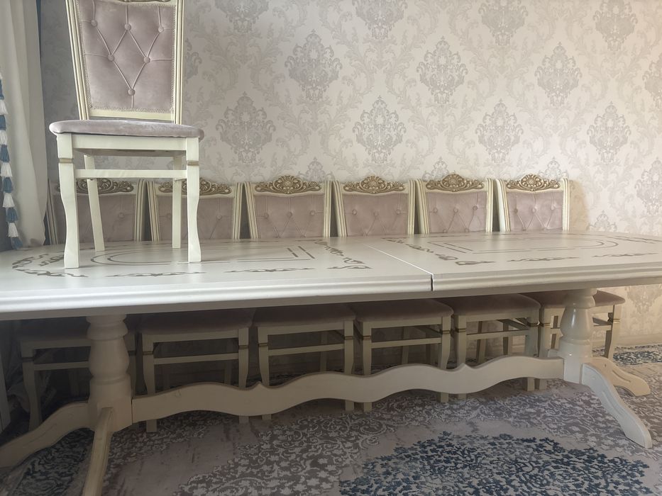 Стол  курынные ножки