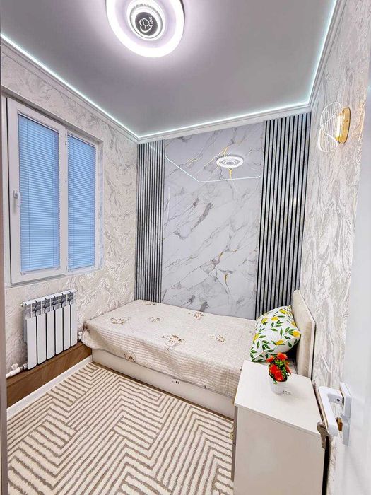 Novza metroda 4 xonali 1.5*3 balkonli uy sotiladi yashashga tayyor