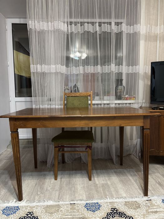 Стол и 6 стульев