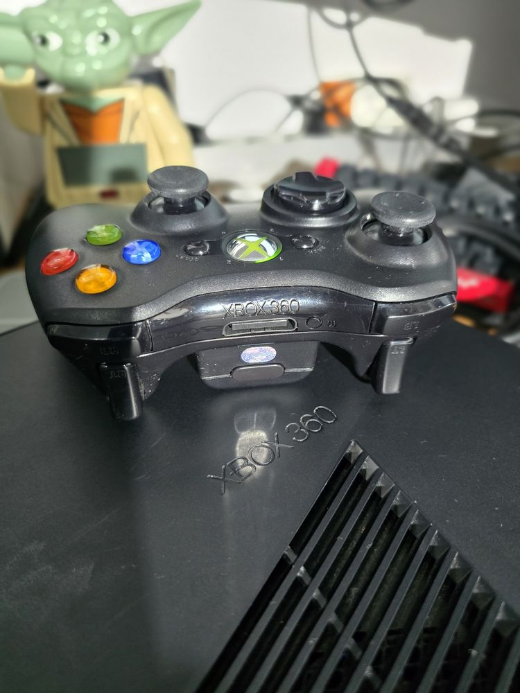 Consola Xbox 360 S Kinect si 6 jocuri