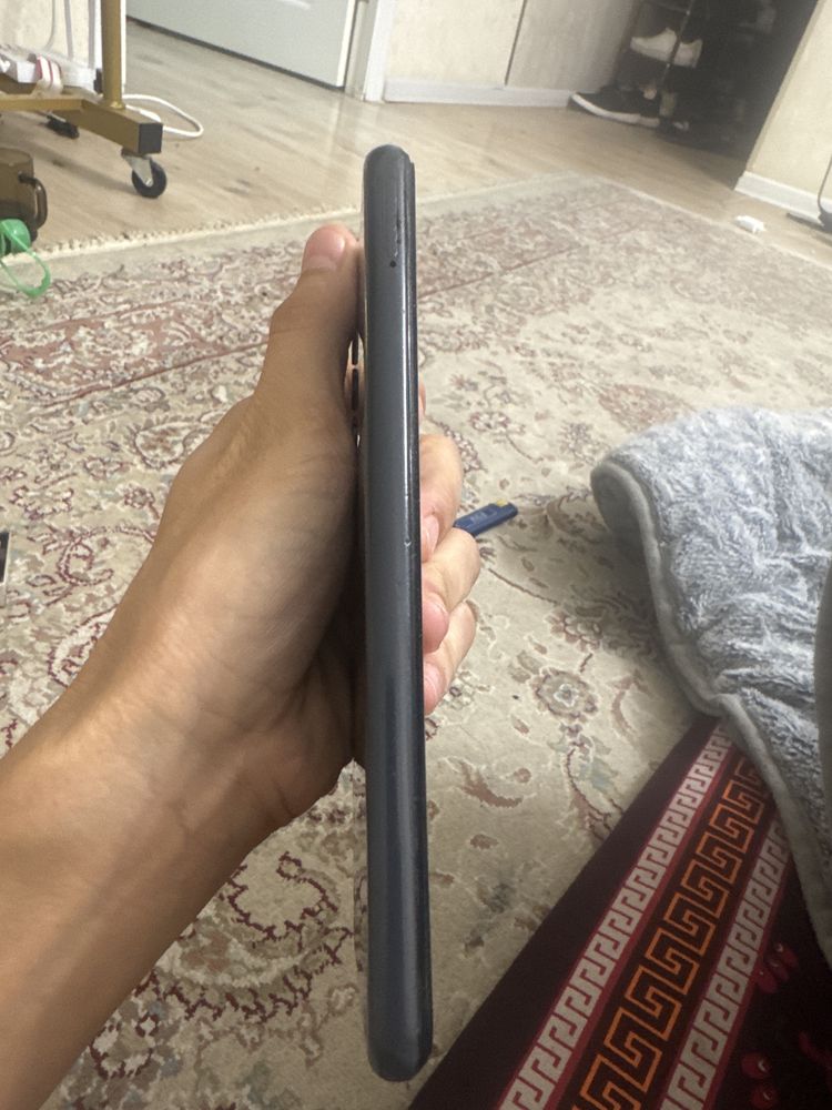 Samsung A 13  Srochni sotiladi