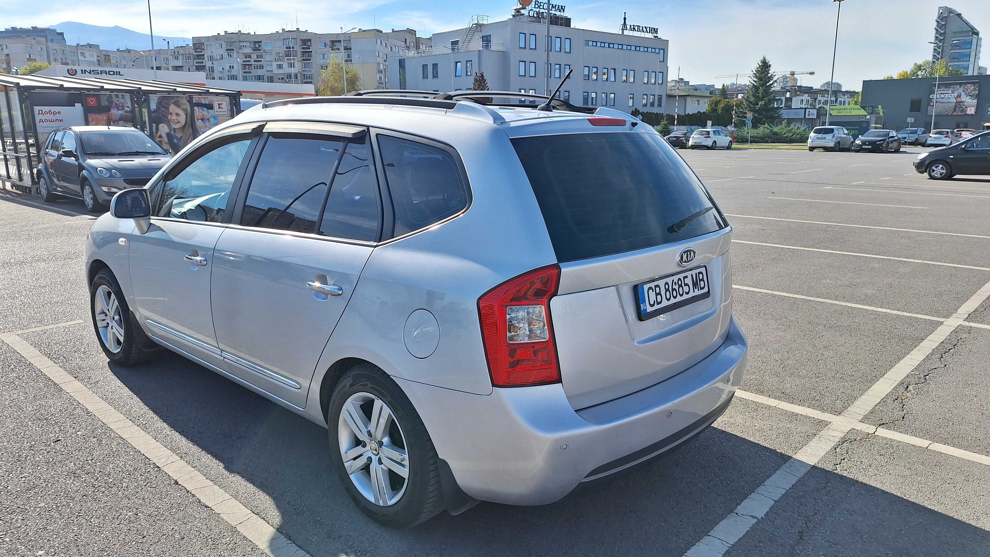 Продавам Kia Carens