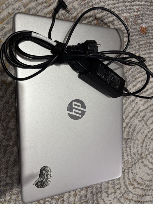 Laptop HP + încărcător