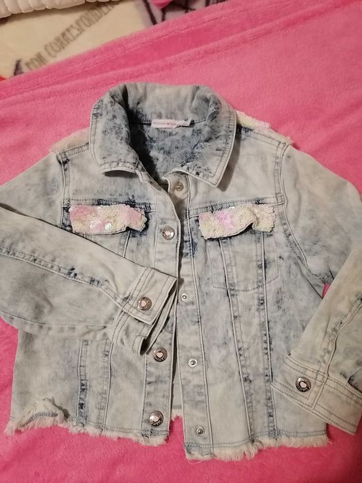 Дрешки за момиче