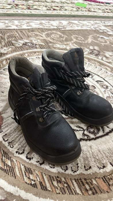 Ботинка мужской почти новый