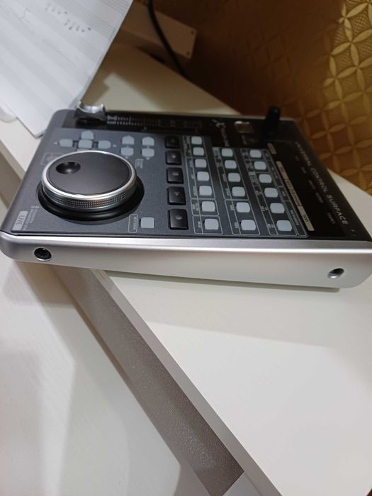 Controler DAW X Touch one