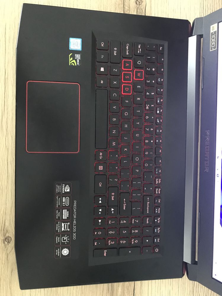 Acer Predator Helios 300 Gaming *17inch *i7 gen 8 *24GB Ram* 2x ssd