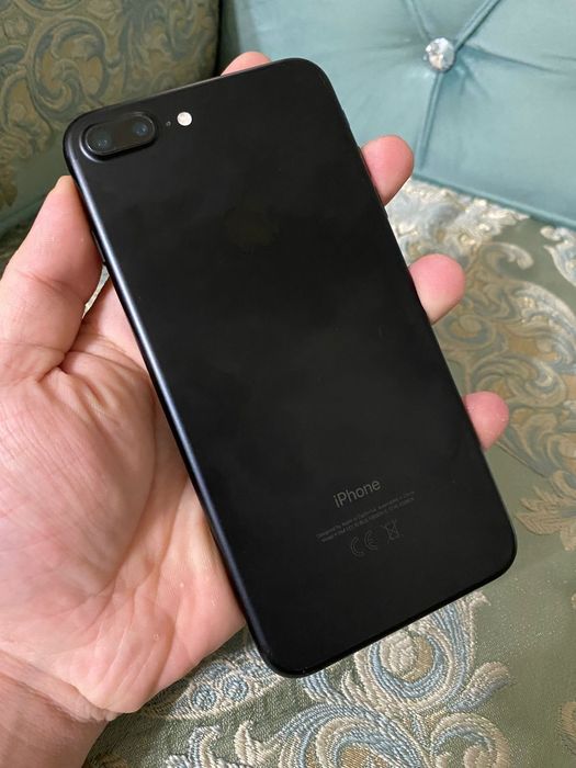 В продаже Айфон 7+.