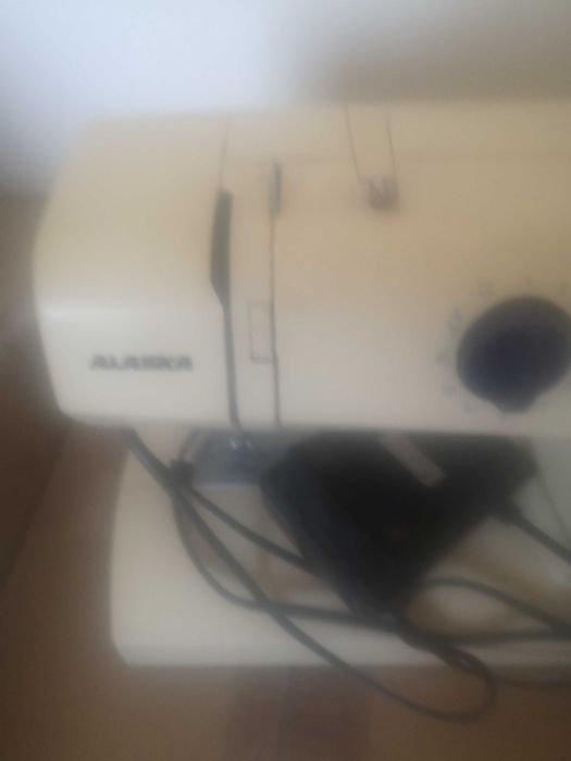 Mașina de cusut electrica