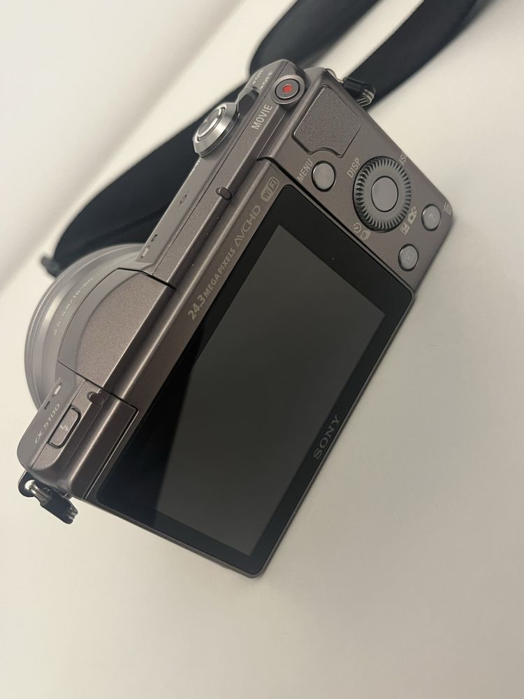 Camera foto profesională Sony Alpha 5100 + alte accesorii