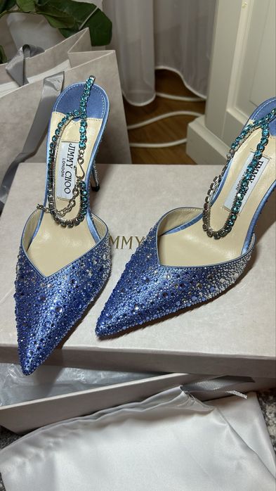 Pantofi jimmy choo pe stoc doua bucati si pe comanda