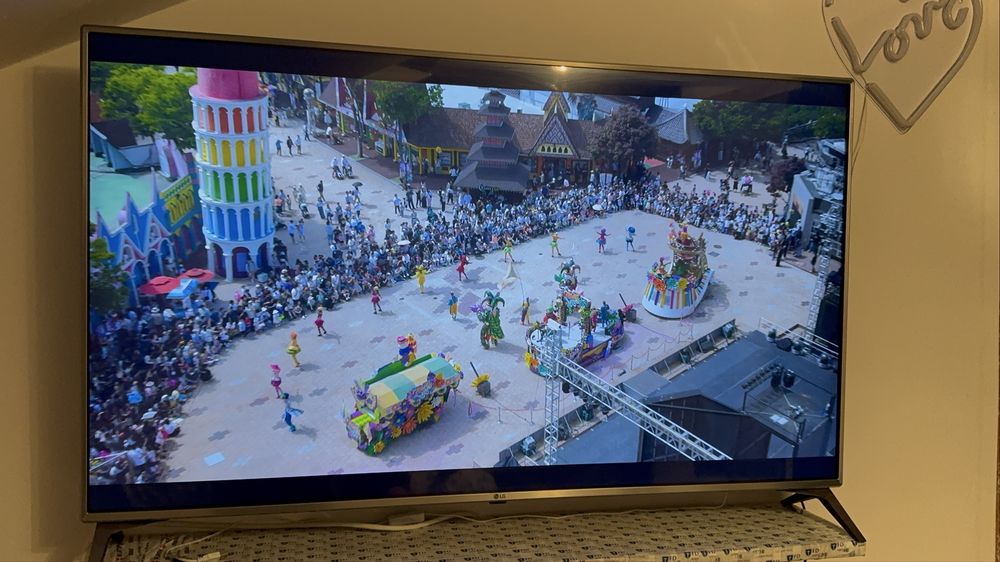 Televizor LG  Smart TV
