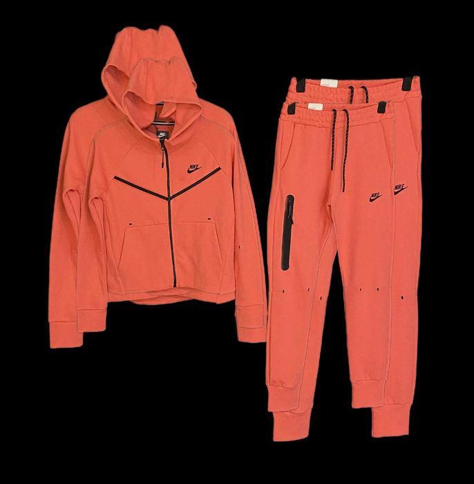 Nike Tech Fleece de la 10-18 ani