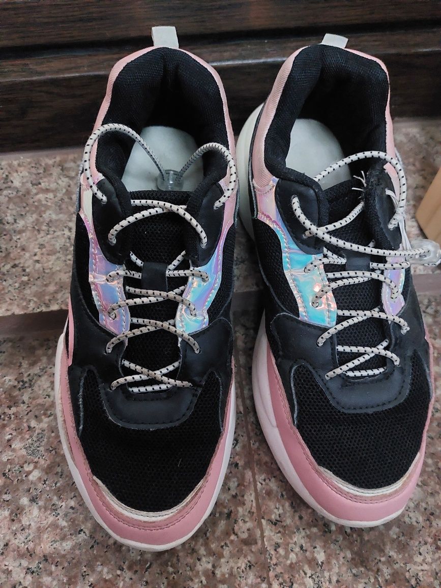 Sneakers/ Adidasi Reserved, marimea 36